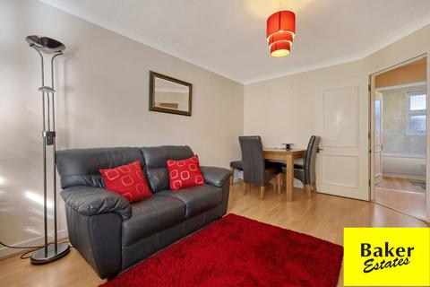 2 bedroom flat for sale, Beverley Mews, London E4