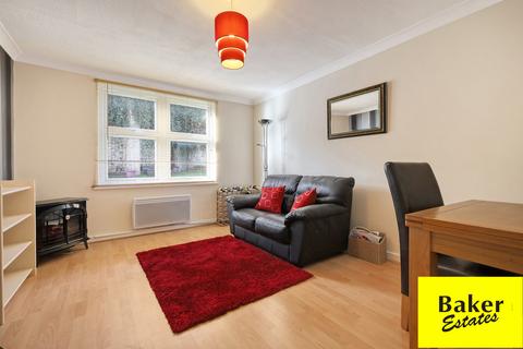 2 bedroom flat for sale, Beverley Mews, London E4