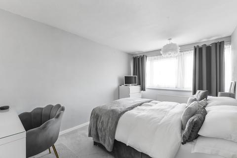 73 Oakways, London, SE9 2NZ