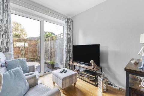 73 Oakways, London, SE9 2NZ