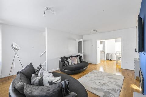 73 Oakways, London, SE9 2NZ
