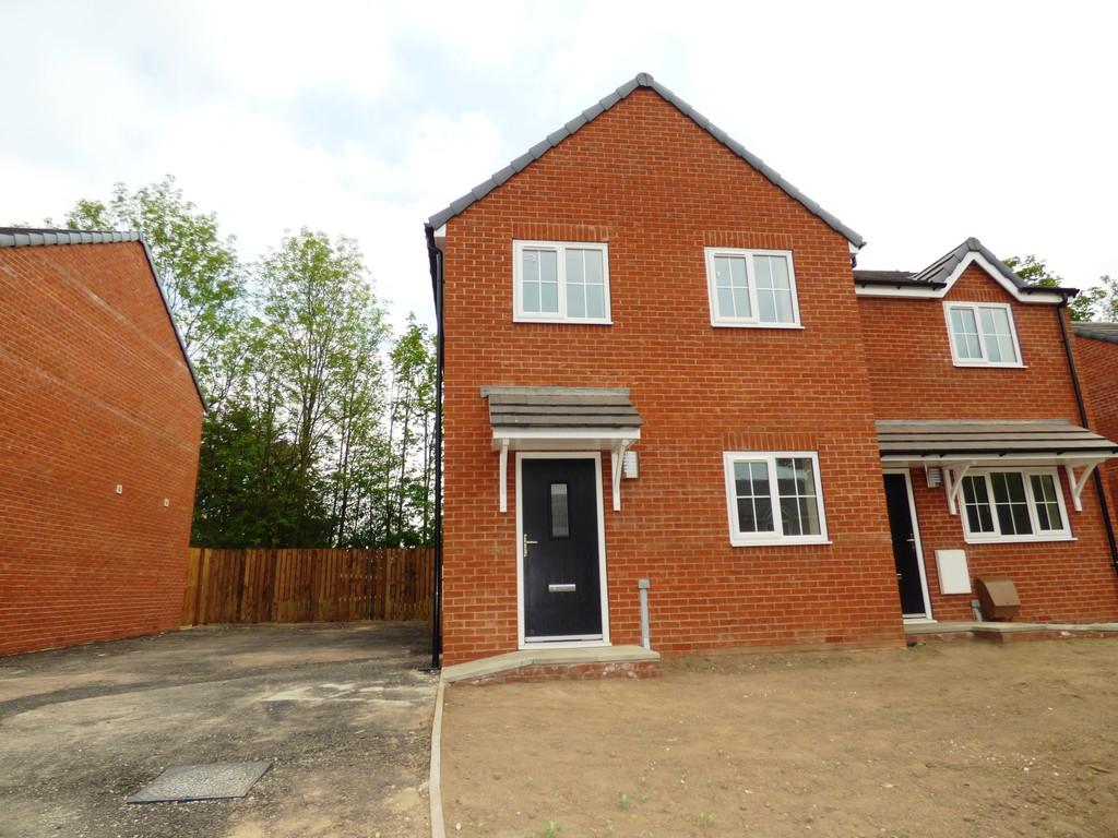 Clifton Park Rise, Clifton 3 bed semi-detached house - £165,000