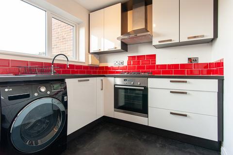 2 bedroom terraced house to rent, Coeside, York YO24