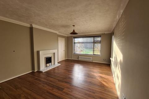 3 bedroom detached house to rent, Carlton Road, Redhill