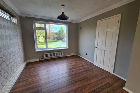 3 bedroom detached house to rent, Carlton Road, Redhill