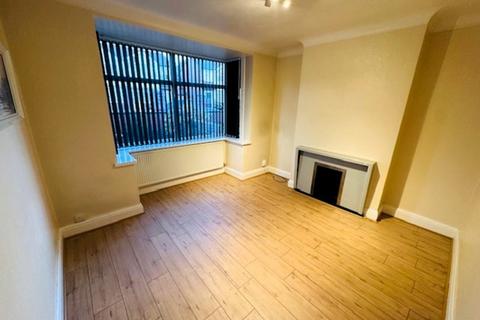 3 bedroom semi-detached house to rent, Ashworth Lane, Sharples, Bolton