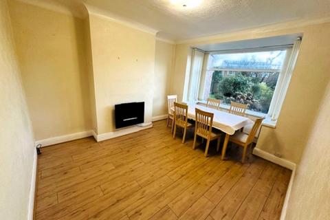 3 bedroom semi-detached house to rent, Ashworth Lane, Sharples, Bolton