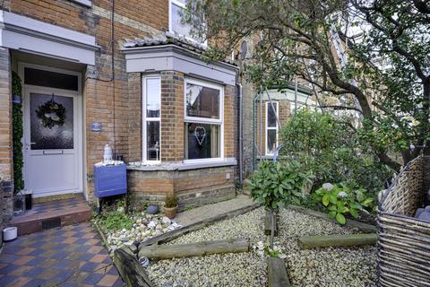 3 bedroom terraced house for sale, Gainsborough Road, Felixstowe IP11