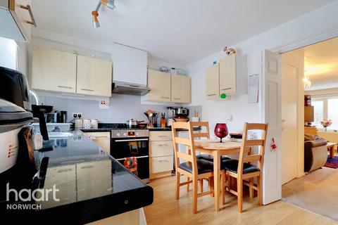 2 bedroom terraced house for sale, Blackthorn Close, Norwich