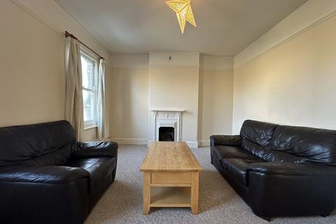 2 bedroom apartment to rent, Magrath Avenue, Cambridge CB4