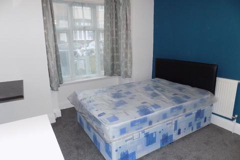 1 bedroom in a house share to rent, Trinity Street, Brierley Hill