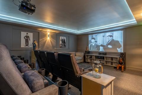 4 bedroom manor house for sale, Browston Lane, Browston