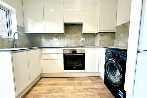 1 bedroom ground floor flat to rent, Grant Road, Harrow