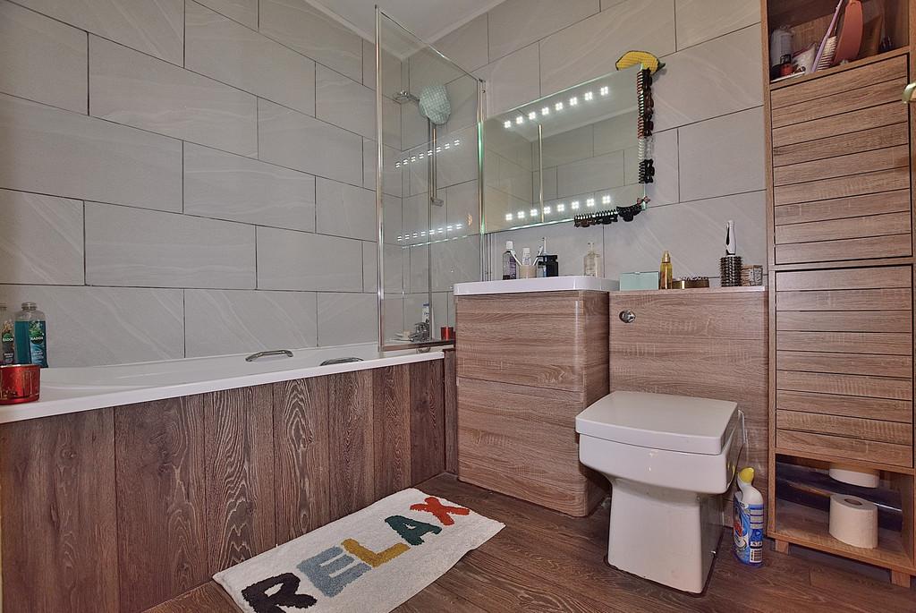 Bathroom 01