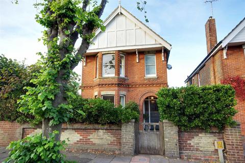 3 bedroom detached house for sale, Kingsland Road, Broadwater, Worthing