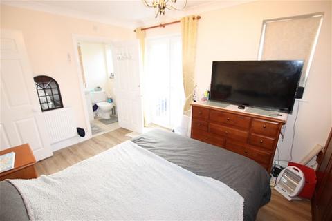 2 bedroom flat for sale, Vista Road, Clacton on Sea