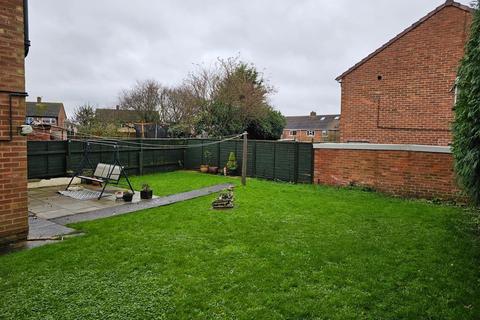 2 bedroom end of terrace house for sale, Blakeney Crescent, Melton Mowbray