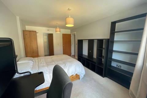 3 bedroom flat to rent, John Ruskin Street, Elephant and Castle, London, SE5