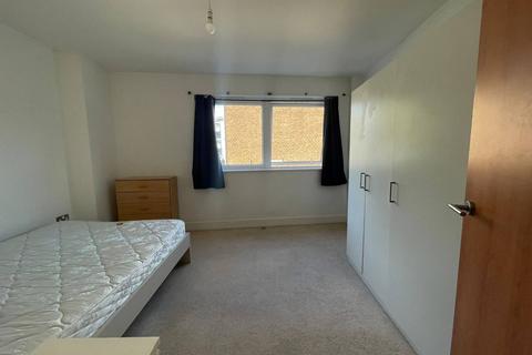 3 bedroom flat to rent, John Ruskin Street, Elephant and Castle, London, SE5