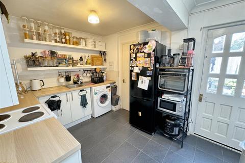 2 bedroom end of terrace house for sale, Dawlish Road, Leyton