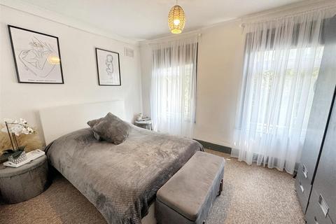 144 Dawlish Road, London, E10 6QN