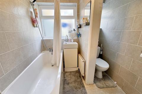 144 Dawlish Road, London, E10 6QN