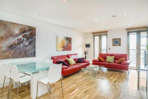 3 bedroom flat to rent, Camden Road, Camden, London