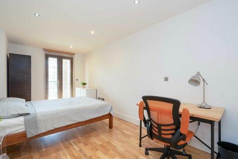 3 bedroom flat to rent, Camden Road, Camden, London