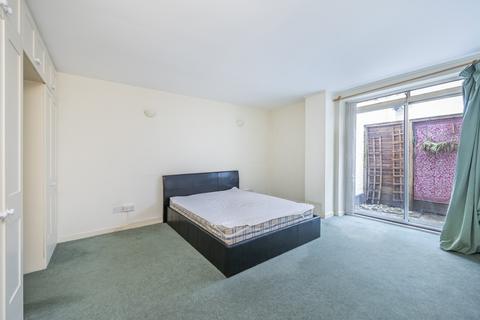 2 bedroom flat for sale, Linden Gardens, London