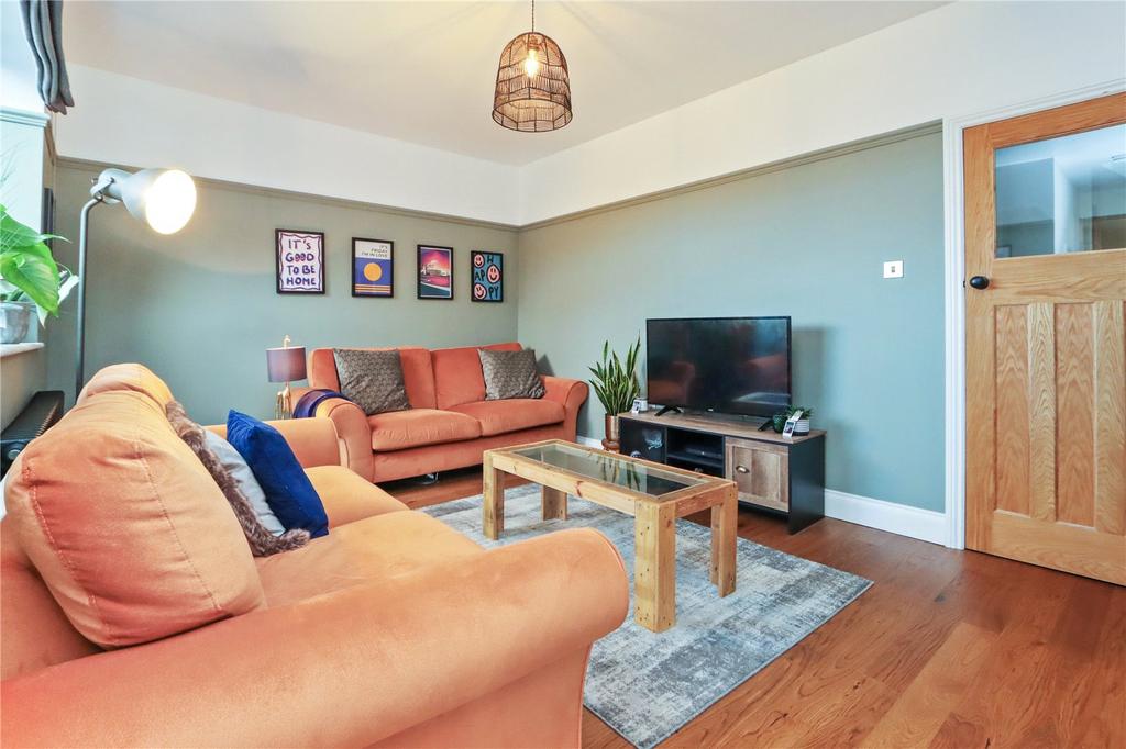 Living Room Pic 3