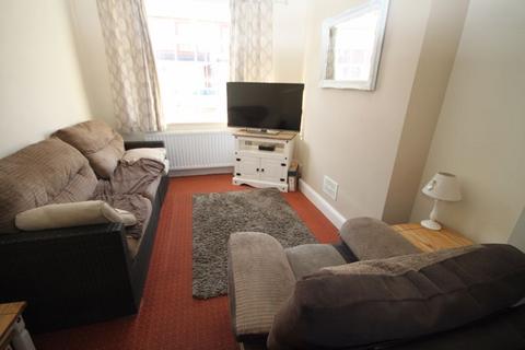 3 bedroom terraced house to rent, Fairview Avenue, Cleethorpes DN35