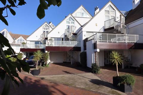 4 bedroom mews for sale, Priory Quay, Christchurch Town Centre