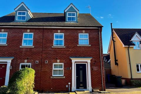 3 bedroom townhouse for sale, Todd Way, Bury St. Edmunds