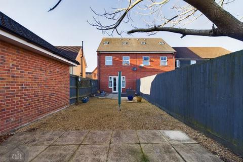 3 bedroom townhouse for sale, Todd Way, Bury St. Edmunds