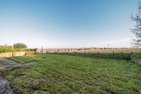 3 bedroom detached bungalow for sale, Letcombe Hill, East Challow