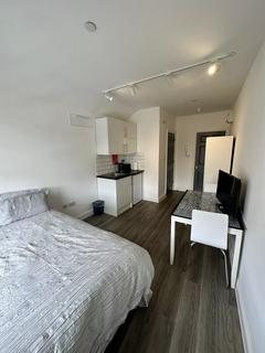 Studio to rent, Bruce Road, Barnet EN5