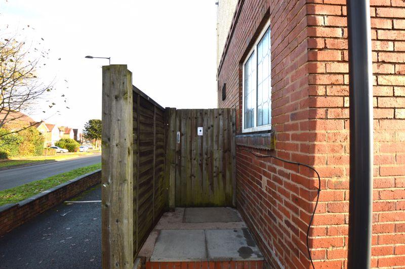 Entrance gate