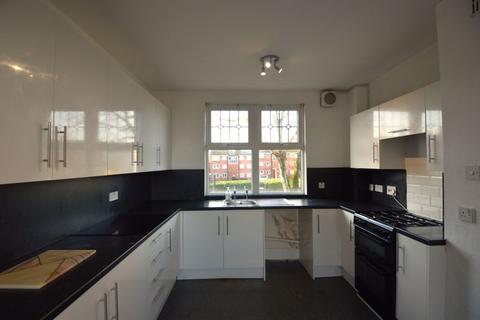 4 bedroom flat to rent, 221A Alcester Road South, KIngs Heath B14 6DT