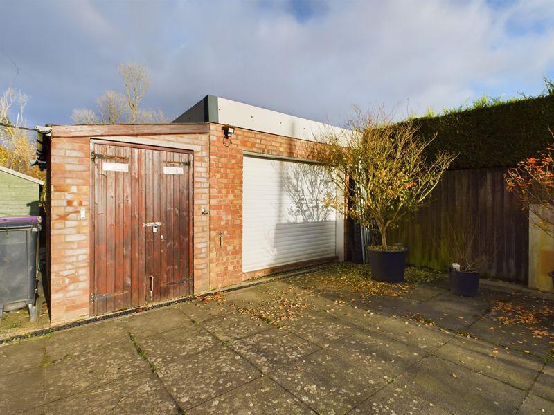 Garage &amp; Store