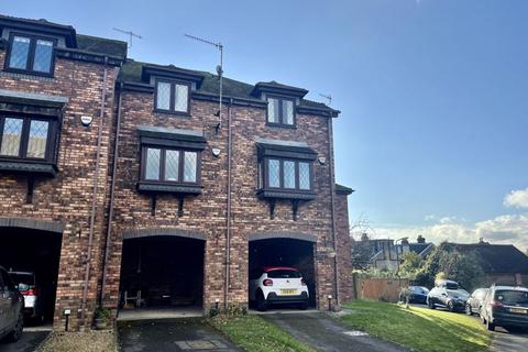 10 Groves Close, Bourne End, SL8 5JP