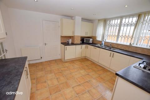 4 bedroom semi-detached house to rent, Fairywell Road, Timperley, WA15