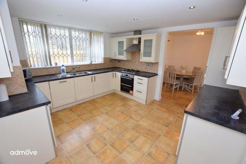 4 bedroom semi-detached house to rent, Fairywell Road, Timperley, WA15