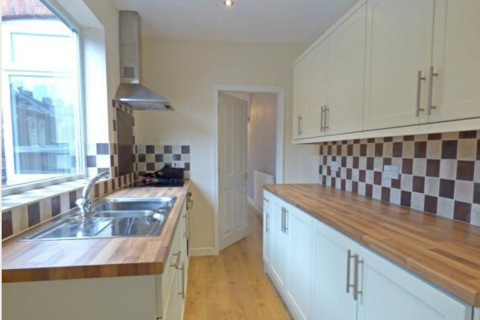 2 bedroom terraced house to rent, Turner Street, Birches Head, Stoke On Trent, ST1