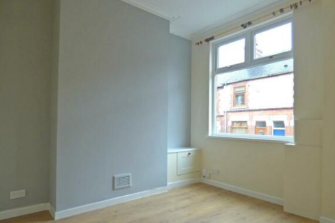 2 bedroom terraced house to rent, Turner Street, Birches Head, Stoke On Trent, ST1