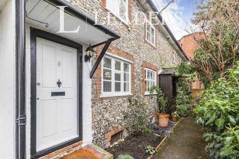 2 bedroom terraced house to rent, Central Leatherhead