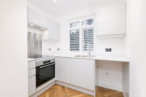 2 bedroom maisonette to rent, Gomshall Gardens, Kenley