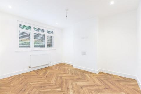 2 bedroom maisonette to rent, Gomshall Gardens, Kenley