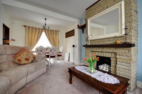 2 bedroom end of terrace house to rent, Bedford Road, Ruislip Gardens HA4 6NA