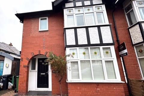 3 bedroom semi-detached house to rent, Ryelands Street, Hereford