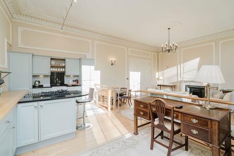1 bedroom apartment to rent, Abercromby Place, New Town, Edinburgh